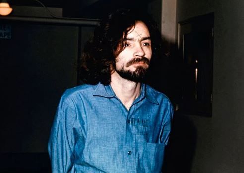 Binlerce müridi olan bir seri katil: Charles Manson! 4