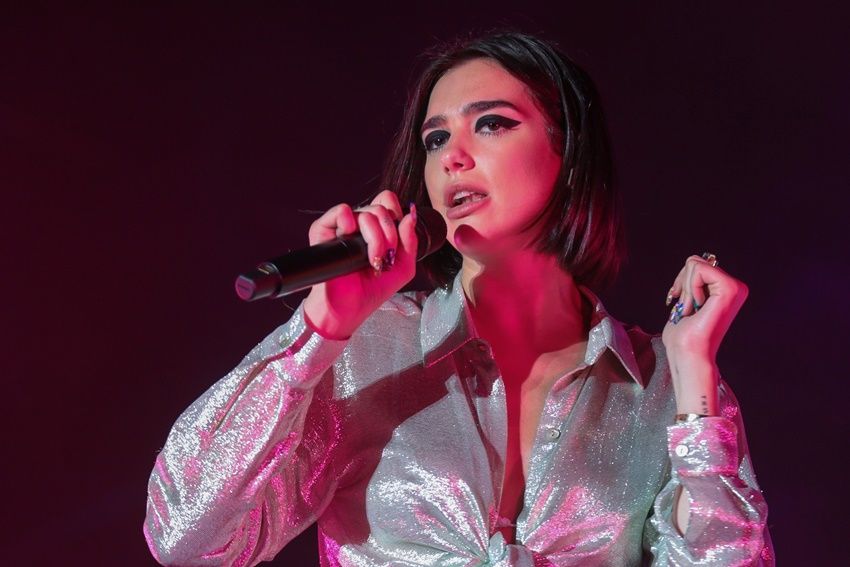 Dua Lipa, Türk hayranlarıyla tanıştı 1