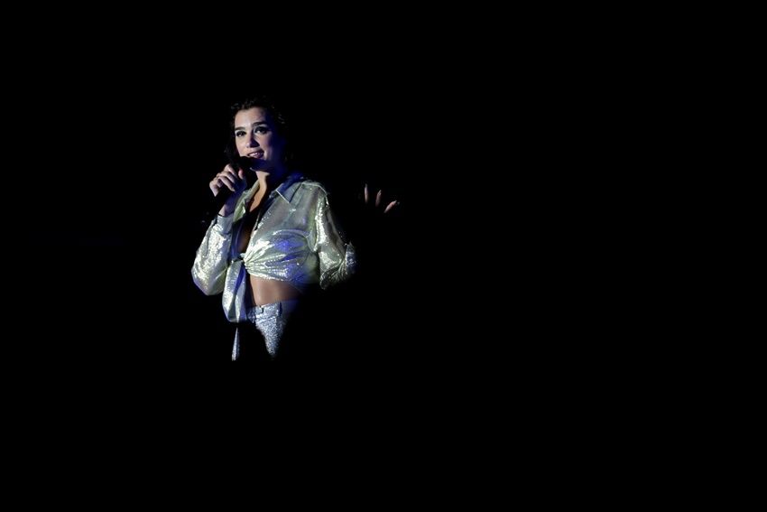 Dua Lipa, Türk hayranlarıyla tanıştı 4