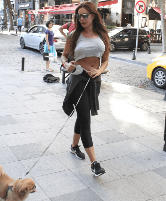 Sevda Demirel, Kim Kardashian'a benzemek için ameliyat olacak! 1