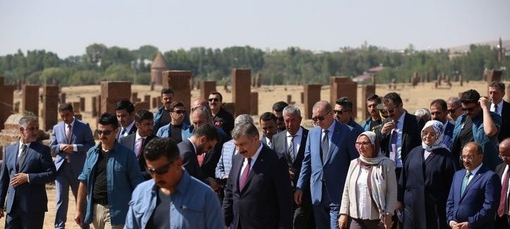 Erdoğan Selçuklu Meydan Mezarlığı'nı ziyaret etti! 13