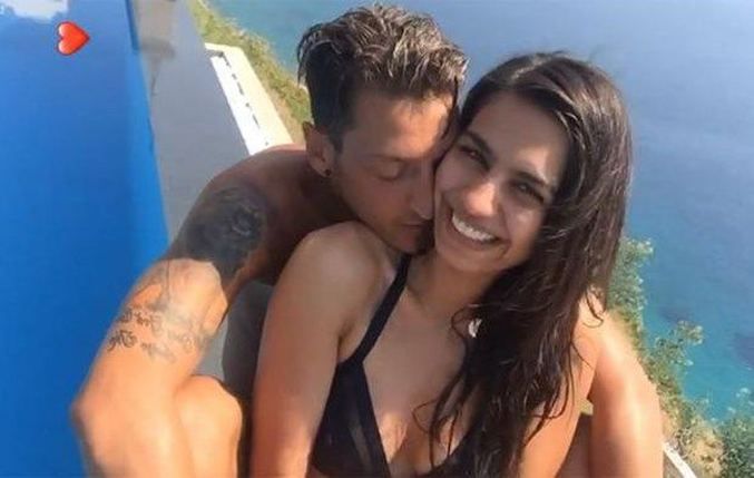 Amine için Arsenal'den ayrılacak! 2