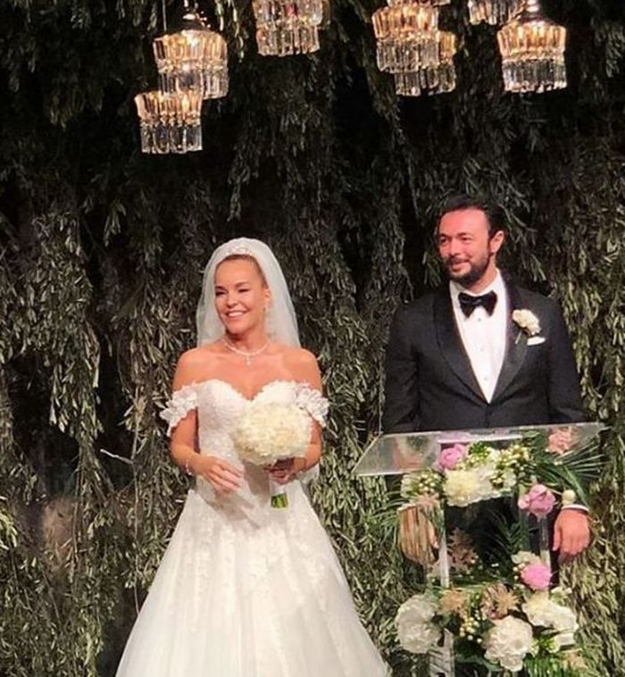 Bengü, Selim Selimoğlu ile evlendi 6