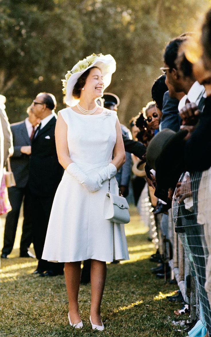 Kraliçe Elizabeth de o kurala uymuştu 6