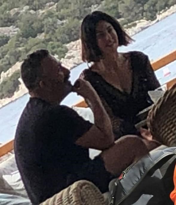 Defne Samyeli aşkını açık açık yaşamaya başladı! 2
