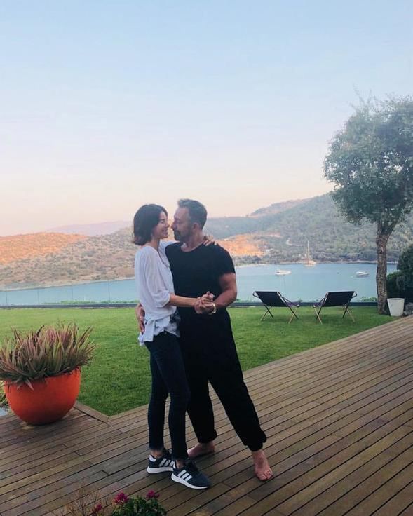 Defne Samyeli aşkını açık açık yaşamaya başladı! 3
