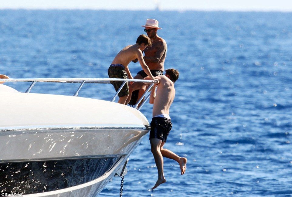 Boşanacakları söylenen Beckham çifti aşk tazeledi 12