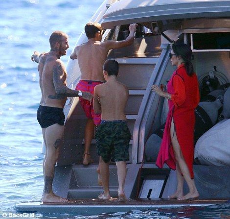 Boşanacakları söylenen Beckham çifti aşk tazeledi 28