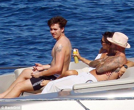 Boşanacakları söylenen Beckham çifti aşk tazeledi 32