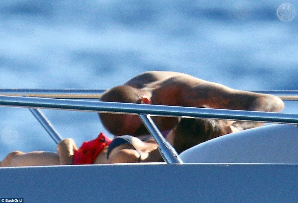Boşanacakları söylenen Beckham çifti aşk tazeledi 52