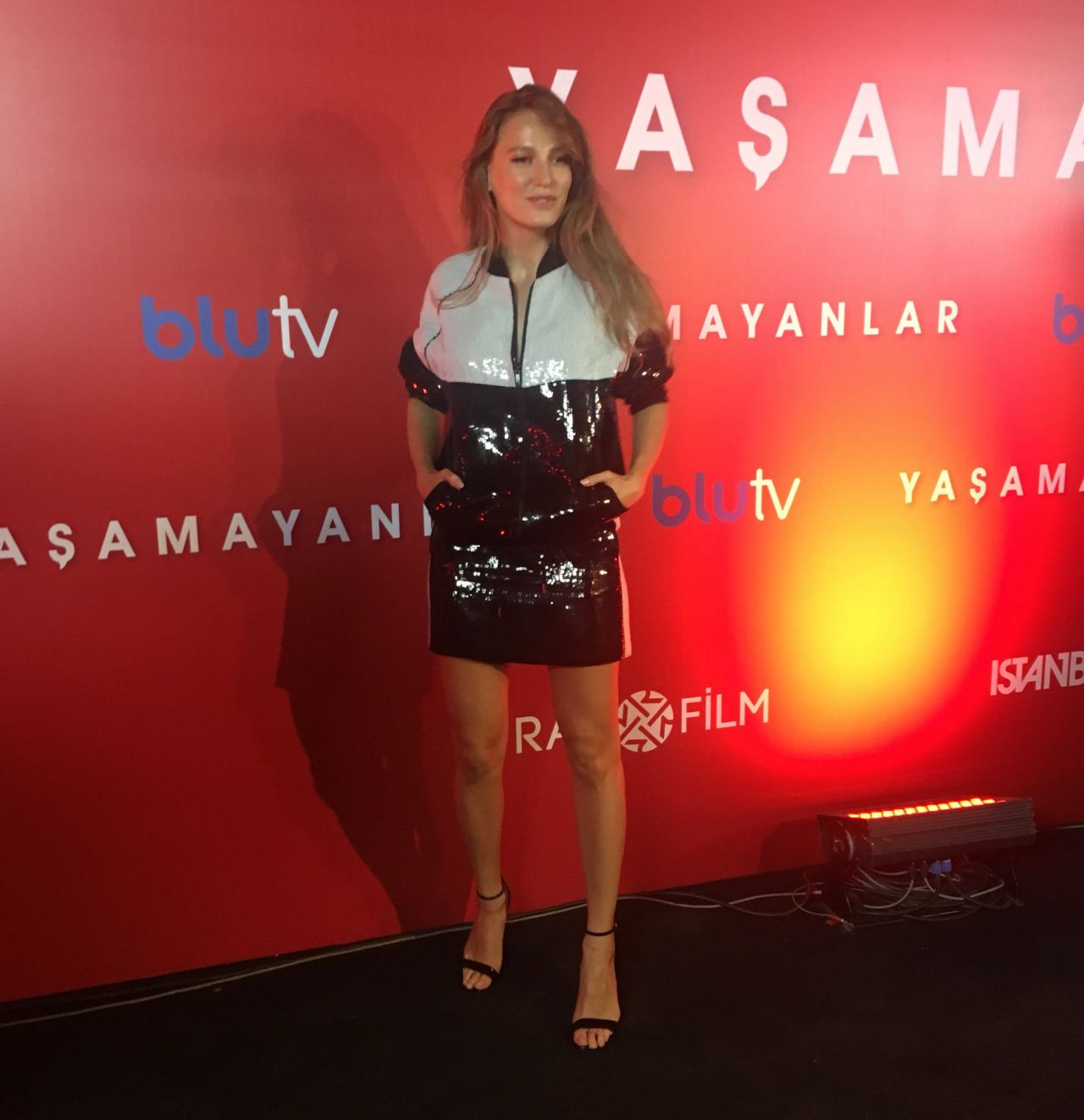 Vampir dizisi Yaşamayanlar'ın galası yapıldı 3