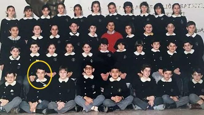 32 yıl önce Şener Şen ile aynı filmde oynadı! 17