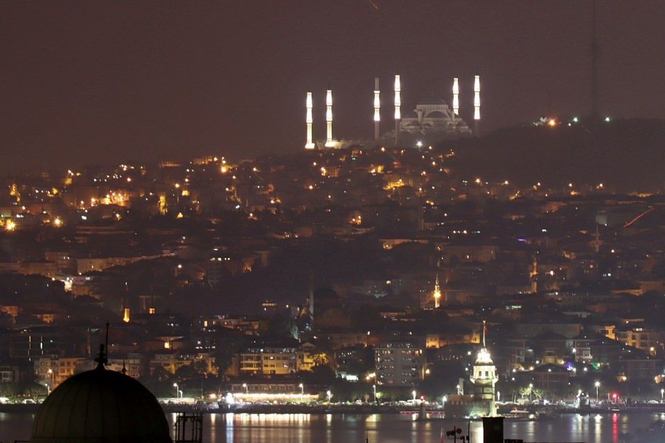 Şehrin uzak noktalarından görülebilen Çamlıca Cami'ne havadan bakış! 10