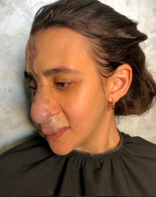 Elindeki sihirli değnek değil, makyaj fırçası! 2