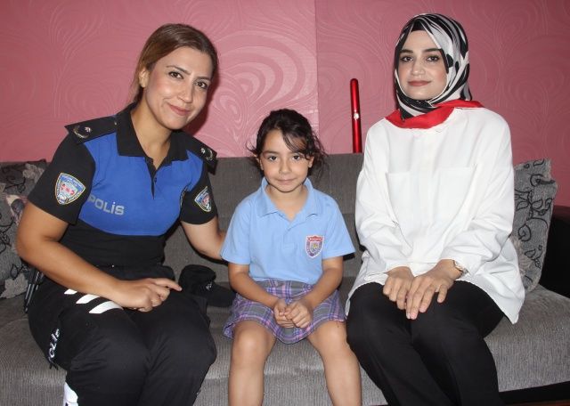 6 yaşındaki Zeynep 4 polis eşliğinde okula gitti! 1