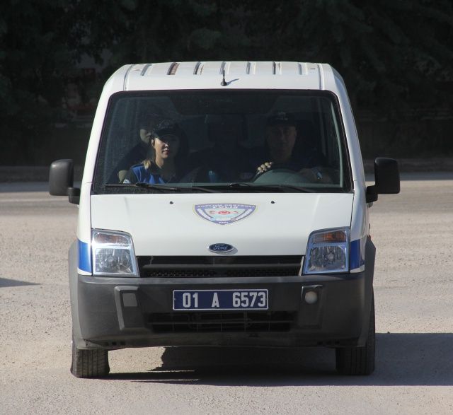 6 yaşındaki Zeynep 4 polis eşliğinde okula gitti! 6