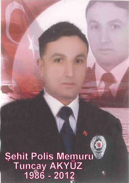 6 yaşındaki Zeynep 4 polis eşliğinde okula gitti! 13
