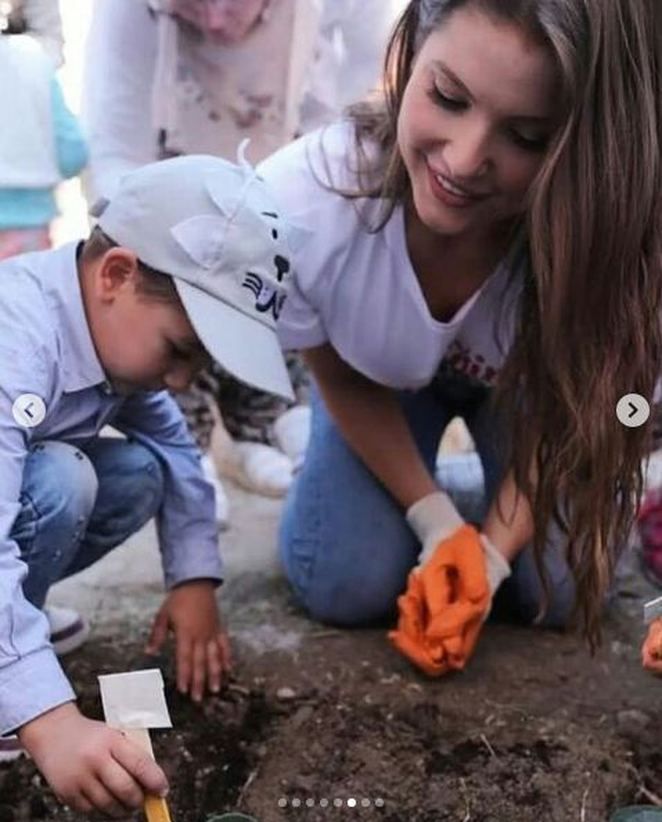 Amanda Cerny Kapadokya’da köy okulu boyadı! 5