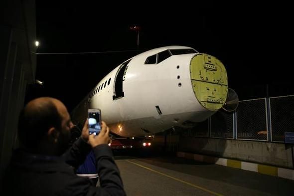 Türkiye'nin konuştuğu uçak dün gece nakledildi... 15