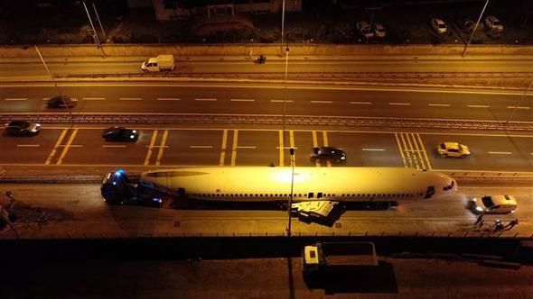 Türkiye'nin konuştuğu uçak dün gece nakledildi... 5