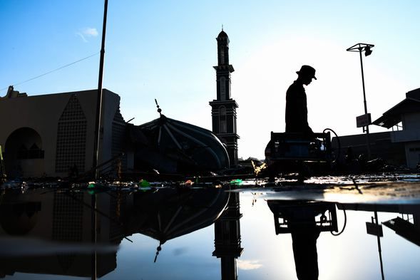 Toplu mezarlar kazılmaya başlandı! 10