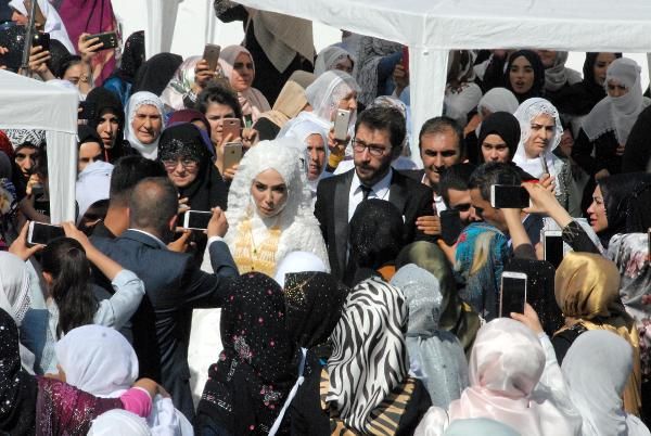 AK Parti'li eski vekilin kızı dünya evine girdi! 1