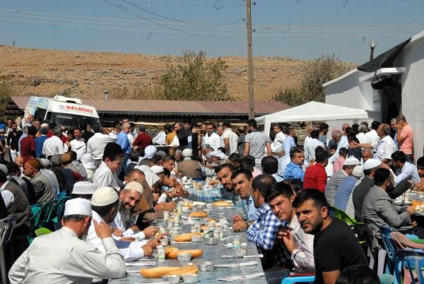 AK Parti'li eski vekilin kızı dünya evine girdi! 9
