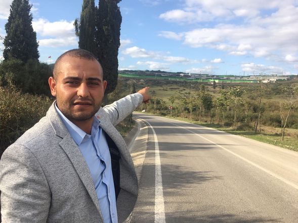 Üzerlerine kömür yağıyor! 12