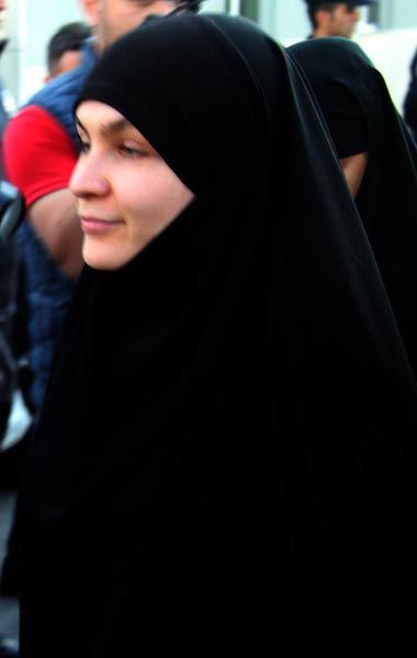 DEAŞ'ın kritik ismi ile iki eşi için flaş karar! 2