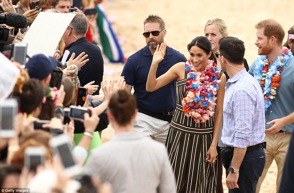 Düşes Meghan'dan Kraliyet bebeğine anne şefkati 17