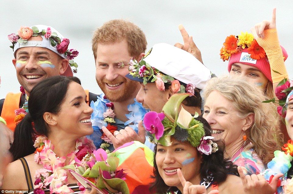 Düşes Meghan'dan Kraliyet bebeğine anne şefkati 34