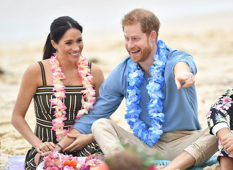 Düşes Meghan'dan Kraliyet bebeğine anne şefkati 6