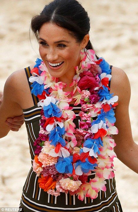 Düşes Meghan'dan Kraliyet bebeğine anne şefkati 7