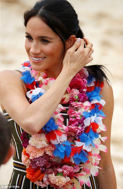 Düşes Meghan'dan Kraliyet bebeğine anne şefkati 9