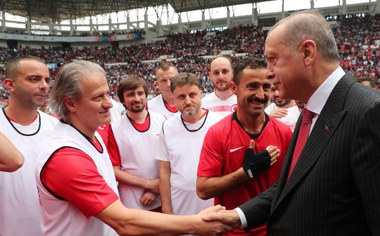 Cumhurbaşkanı Erdoğan 'Şöhretler Karması' maçında! 2