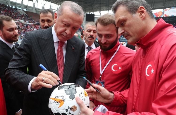Cumhurbaşkanı Erdoğan 'Şöhretler Karması' maçında! 5
