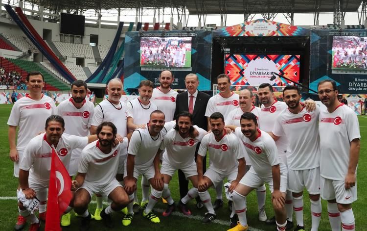 Cumhurbaşkanı Erdoğan 'Şöhretler Karması' maçında! 7