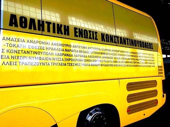 Yunan ekibinin otobüsünde Türkiye'den isimler! 3