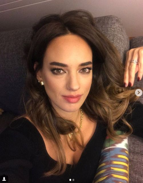 Can Yaman'ın yanındaki kişinin kim olduğuna çok şaşıracaksınız! 7