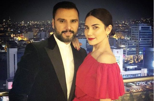 Can Yaman'ın yanındaki kişinin kim olduğuna çok şaşıracaksınız! 19