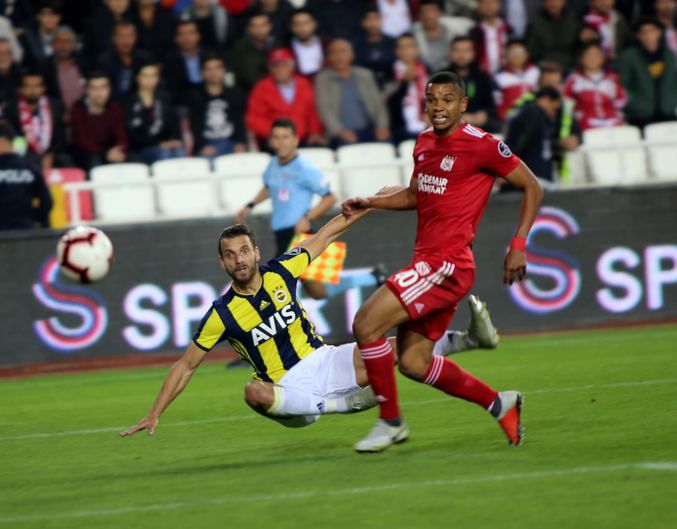 İşte Fenerbahçe'nin derbi kadrosu! 11