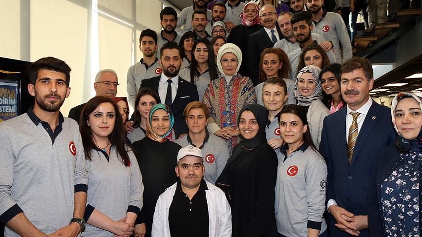 Emine Erdoğan Mardin'de gençlerle bir araya geldi! 2