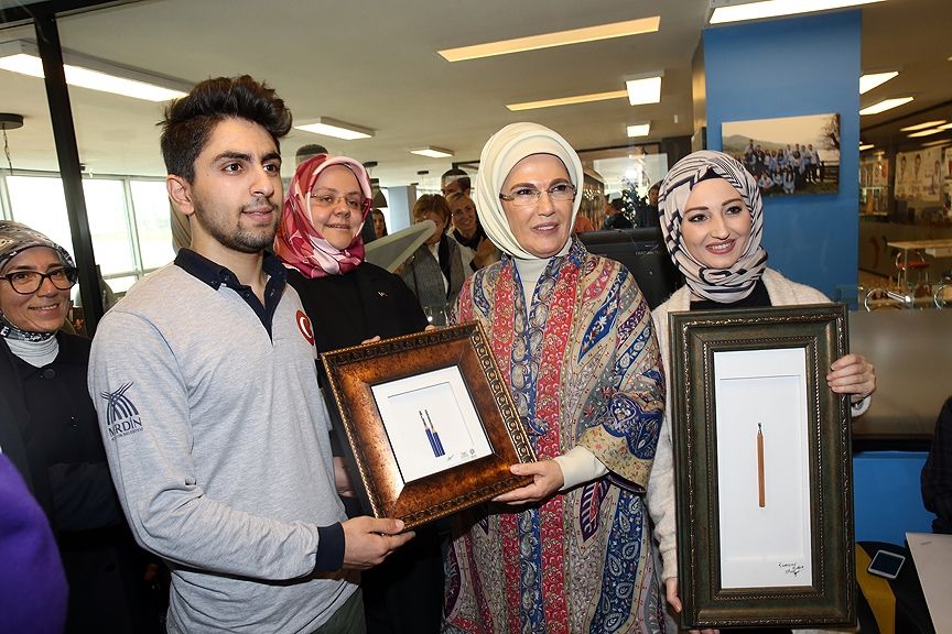 Emine Erdoğan Mardin'de gençlerle bir araya geldi! 10