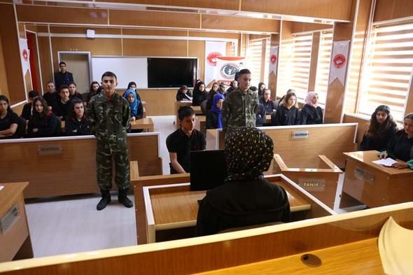 Bu lisenin kendisine ait cezaevi var! 2