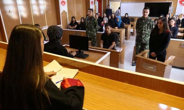 Bu lisenin kendisine ait cezaevi var! 8