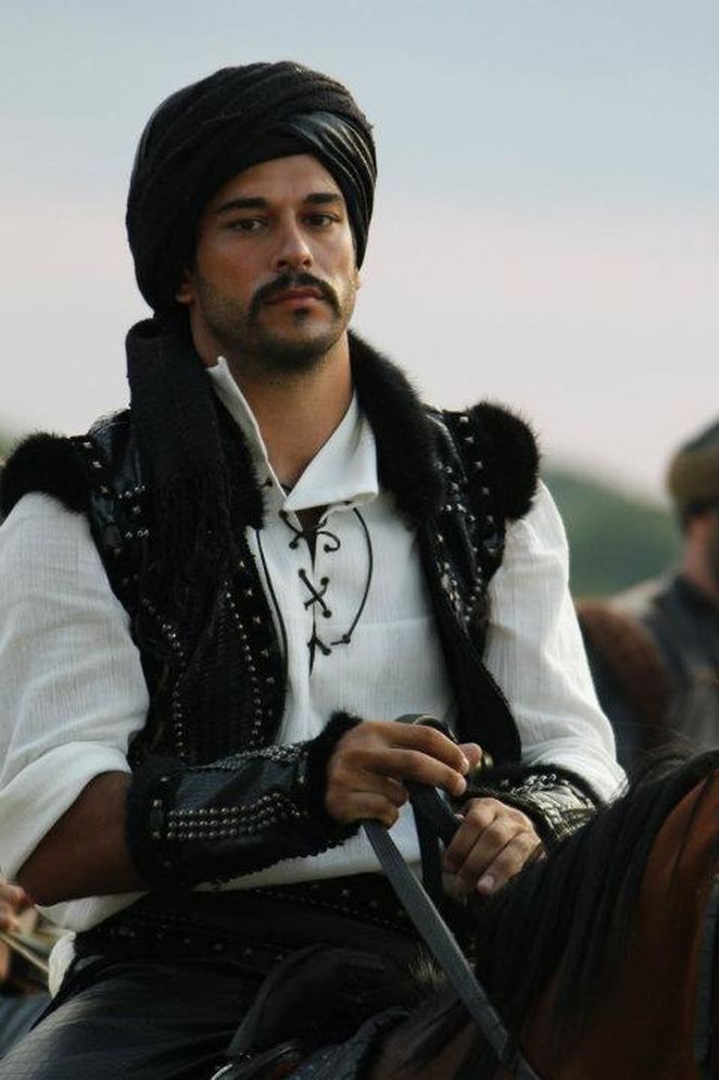 Diriliş Ertuğrul yenilenen kadrosuyla bomba gibi dönüyor! 10