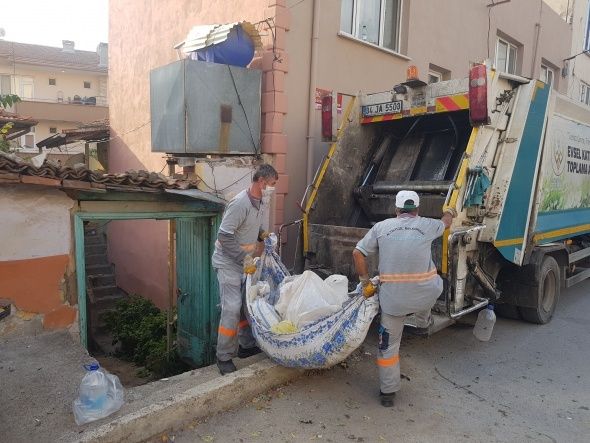 Yalnız adamın evinden çıkanlar pes dedirtti! 4