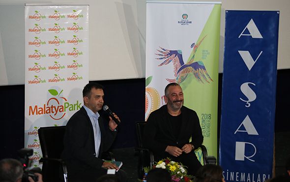 Cem Yılmaz Malatya'da sevenleriyle buluştu! 2