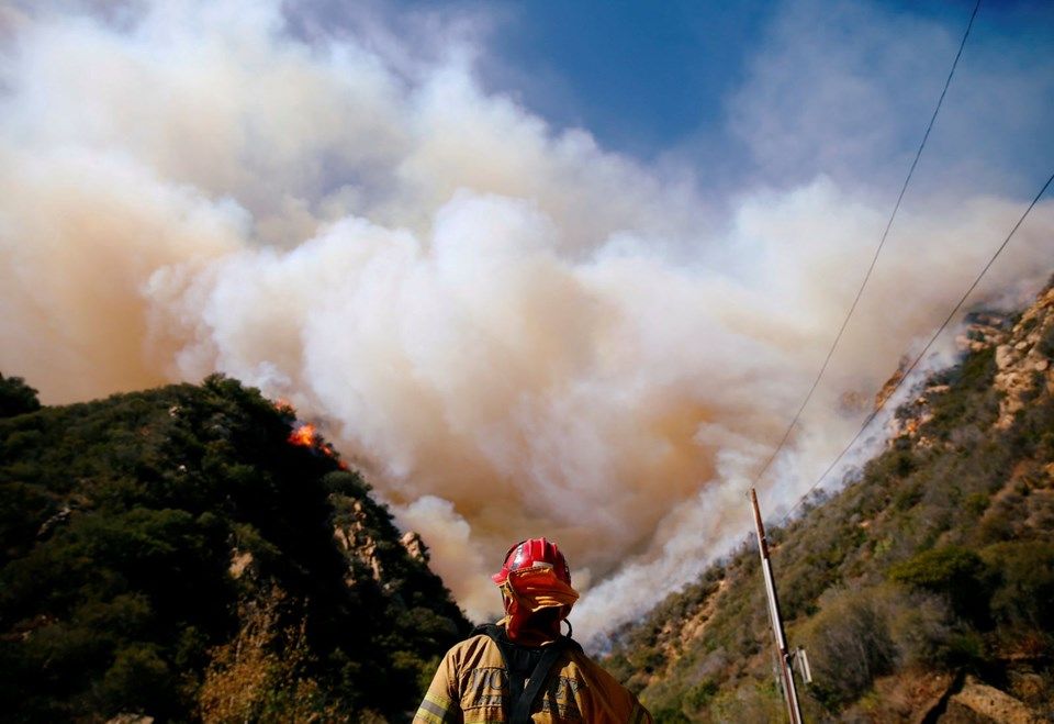 California'daki büyük yangın durdurulamıyor! 4