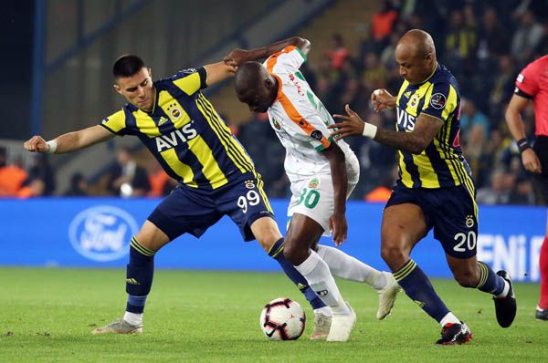 Eljif Elmas'ın son hali görenleri şaşkına çevirdi! 6